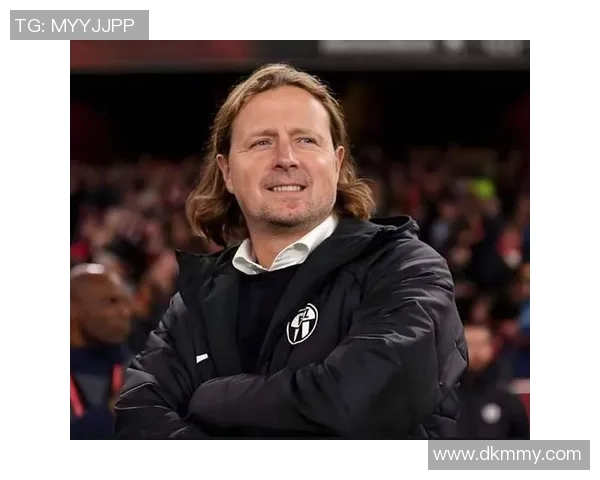 送足球球星卡的主播是谁引发粉丝热议背后隐藏的秘密揭秘